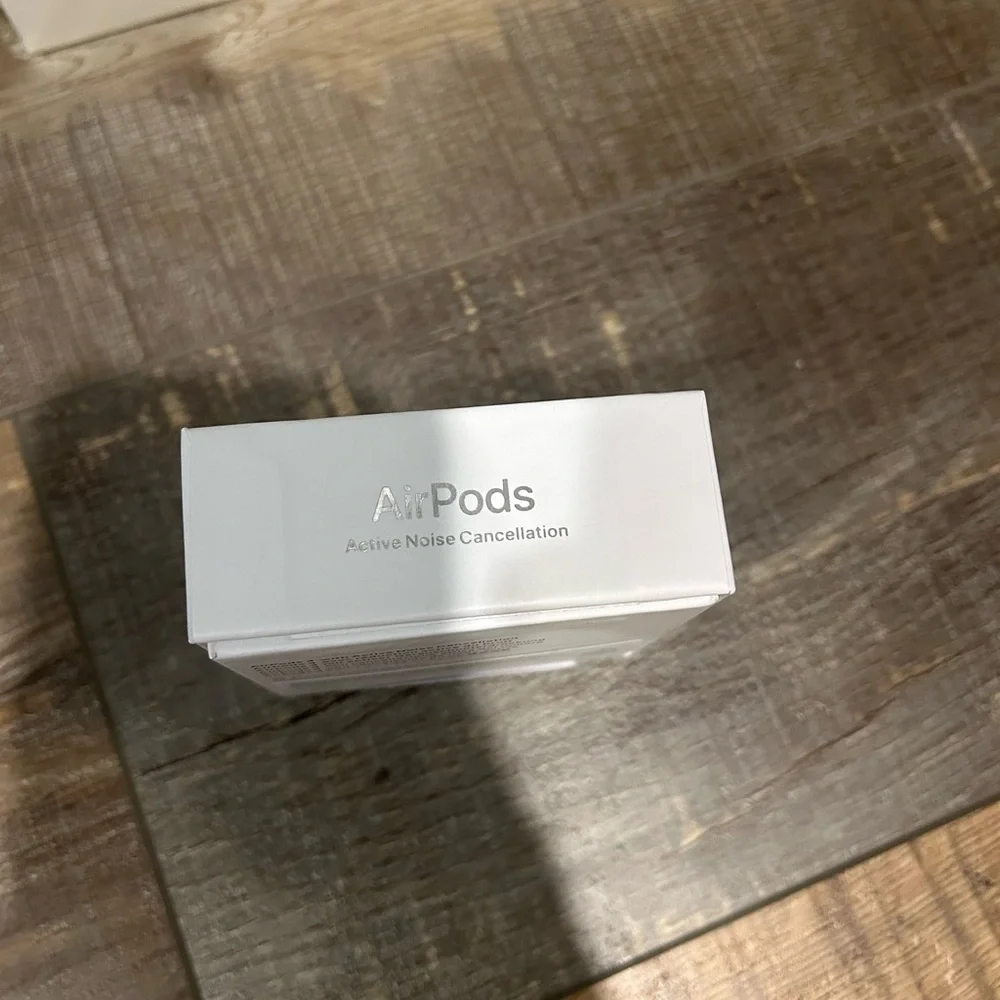 Airpod 4s (noise canceling)